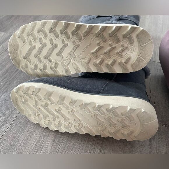 Cozy Gray Shearling Boots - Picture 3 of 10